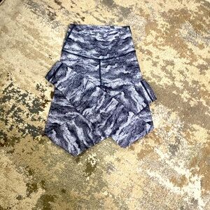 Lululemon leggings 🍋 no flaws at all great condition!!🍋